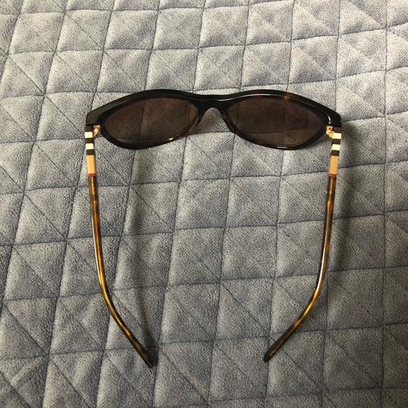 Burberry gradient 58mm sunglasses in G/VGUC - Picture 7 of 10